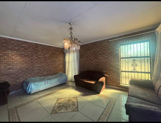 5 BEDROOM HOUSE FOR SALE IN BEDWORTH PARK
